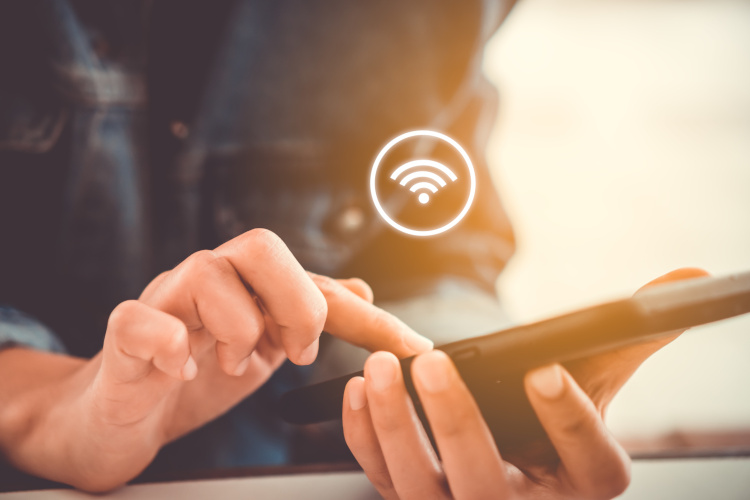 phone in hand using wifi